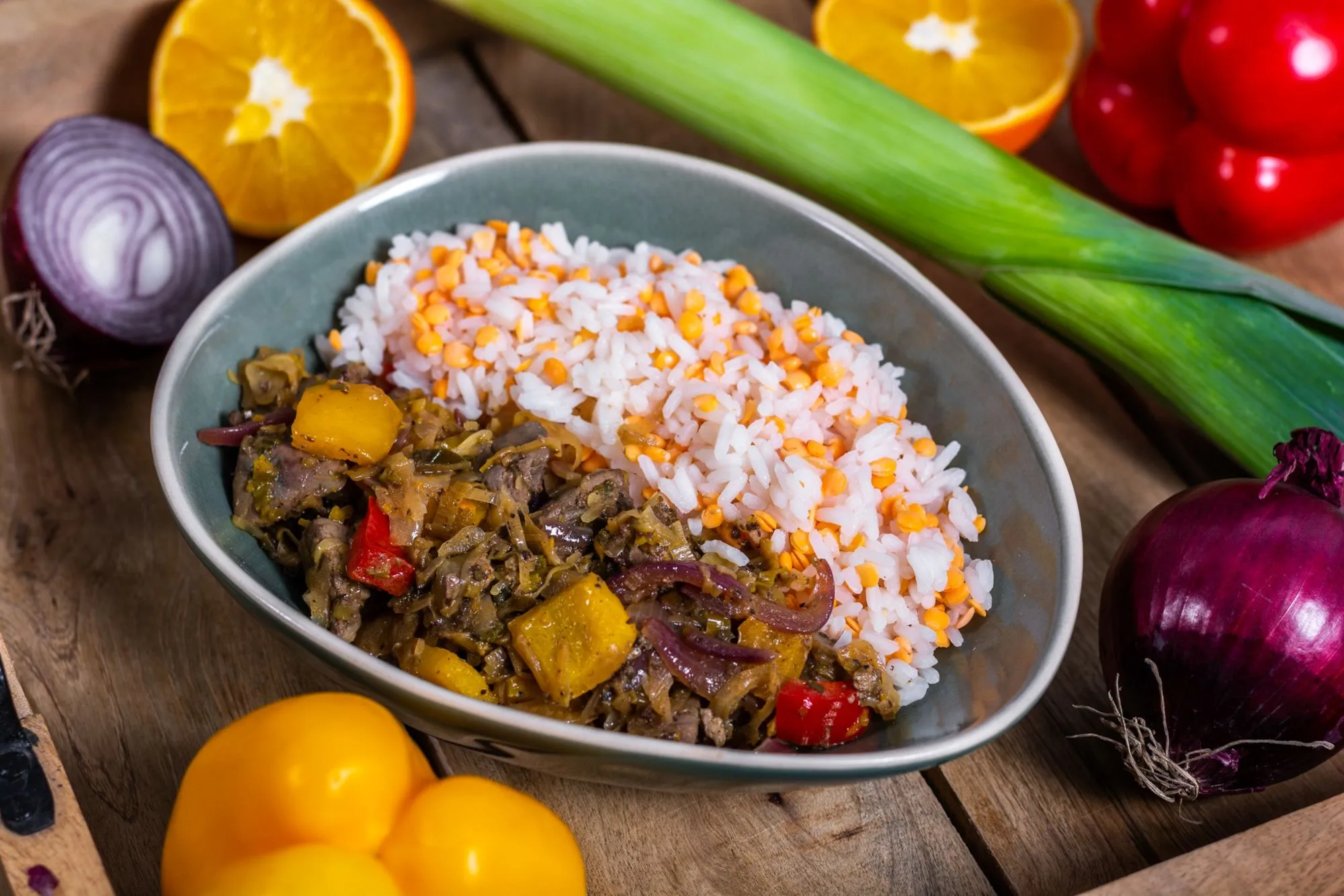 Poultry liver with peppers and rice