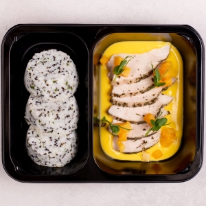 Kuřecí kousky v dýňové omáčce, rýžovo-quinoové muffiny